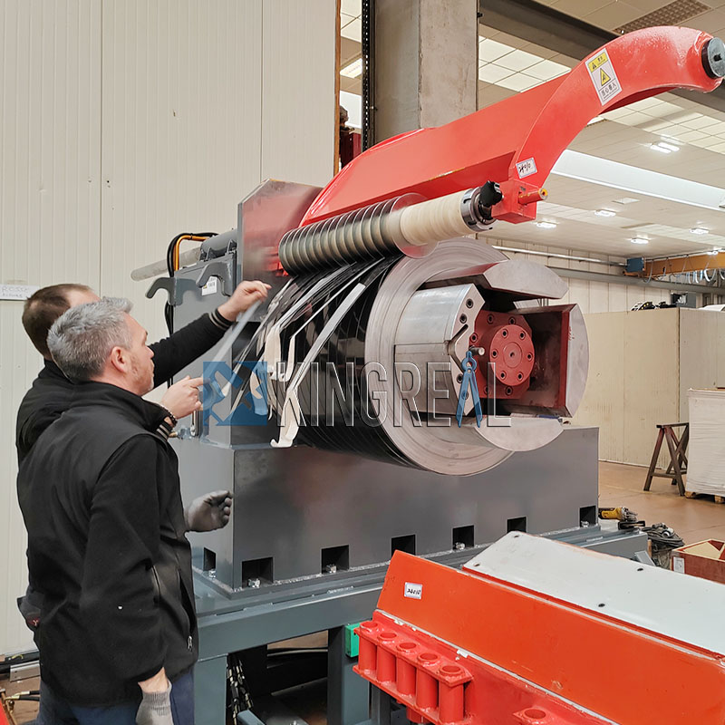 Услуга за инсталација -Линија за сечење на калем во Италија